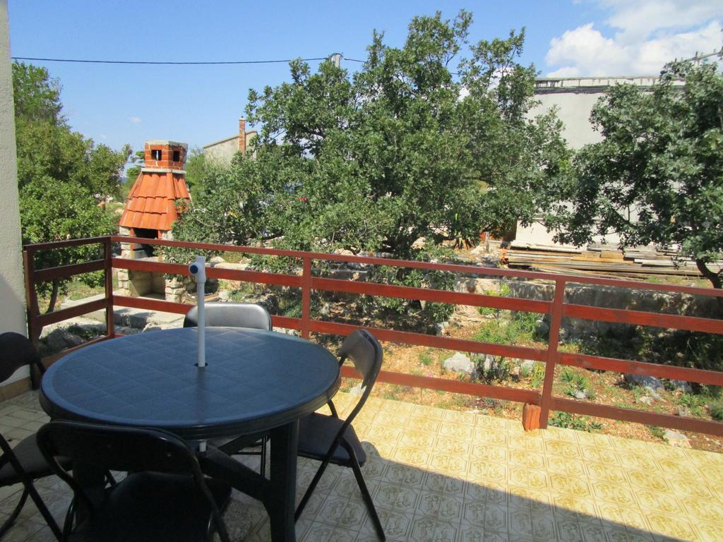 Beachfront House Nada - Happy Rentals Карлобаг Номер фото
