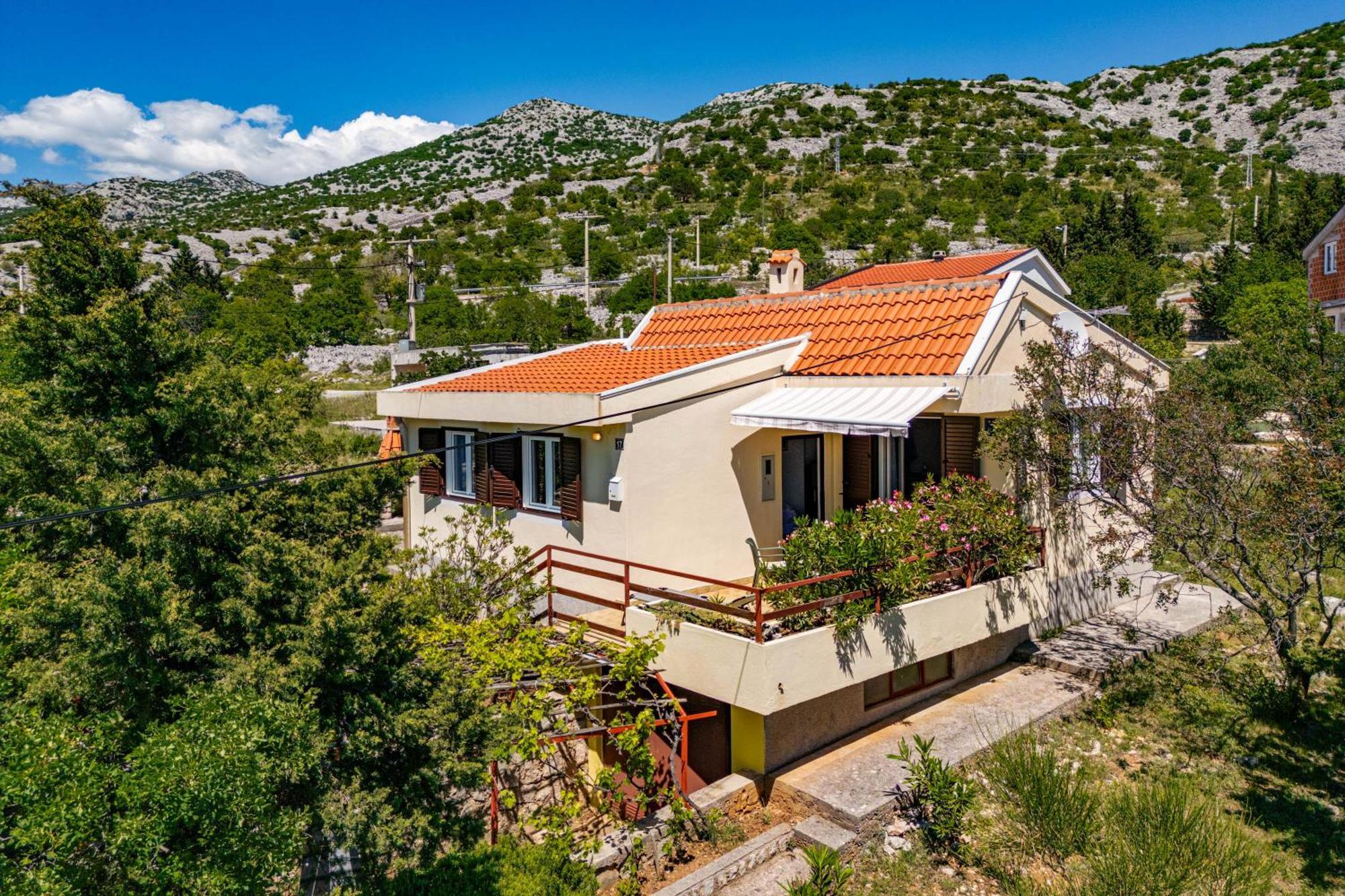 Beachfront House Nada - Happy Rentals Карлобаг Екстер'єр фото