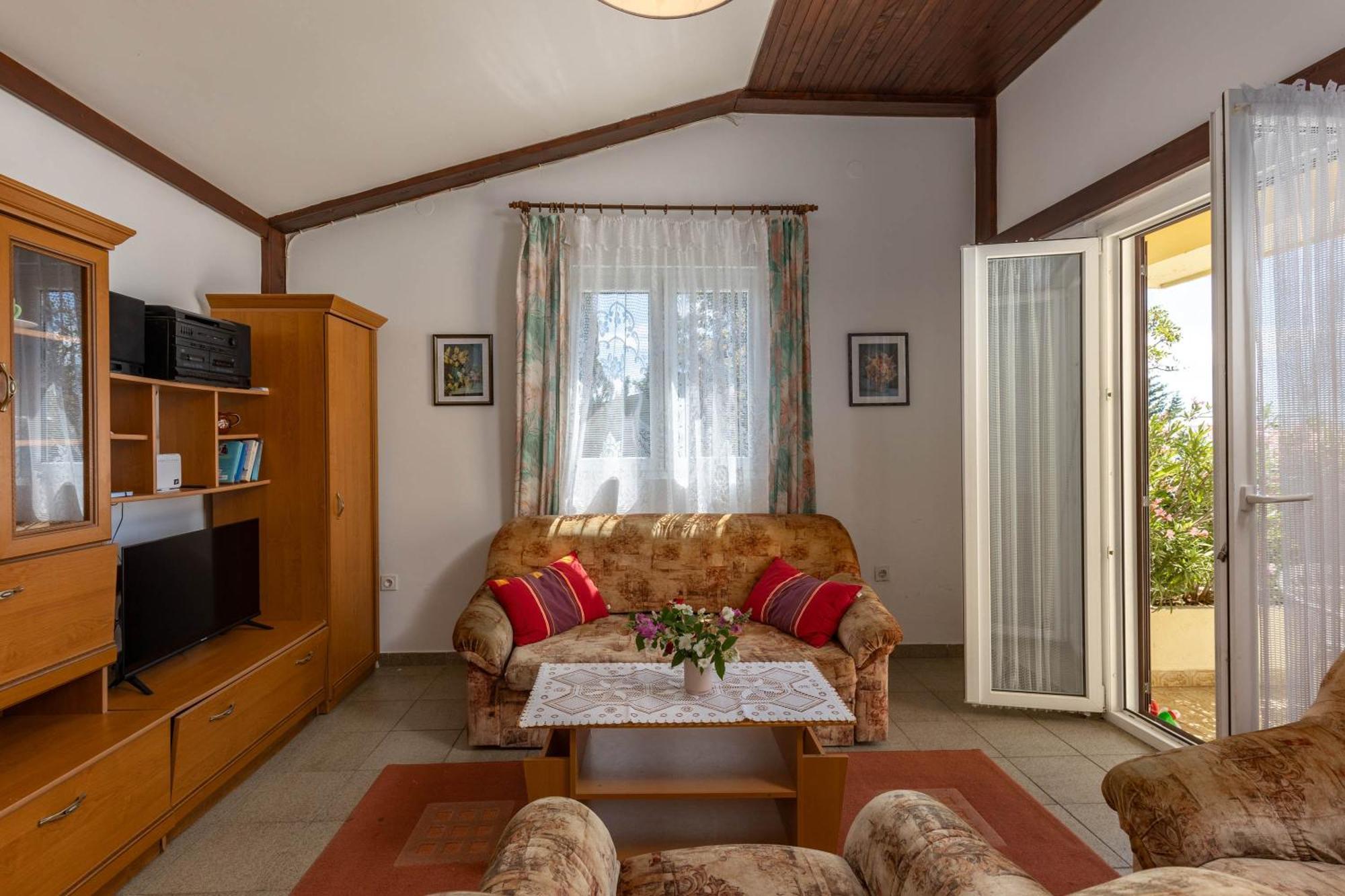 Beachfront House Nada - Happy Rentals Карлобаг Екстер'єр фото